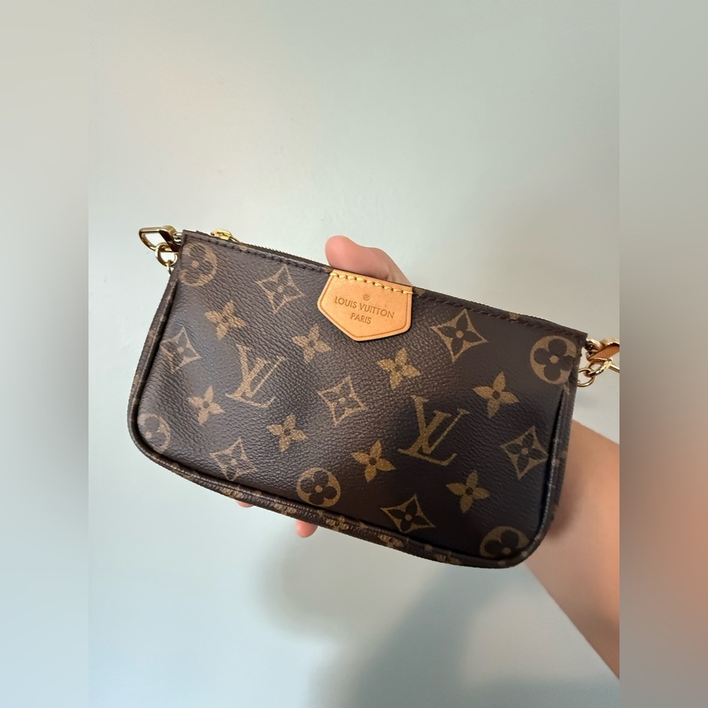 ❌ SOLD ❌ Louis Vuitton Pochette Accessoires Small